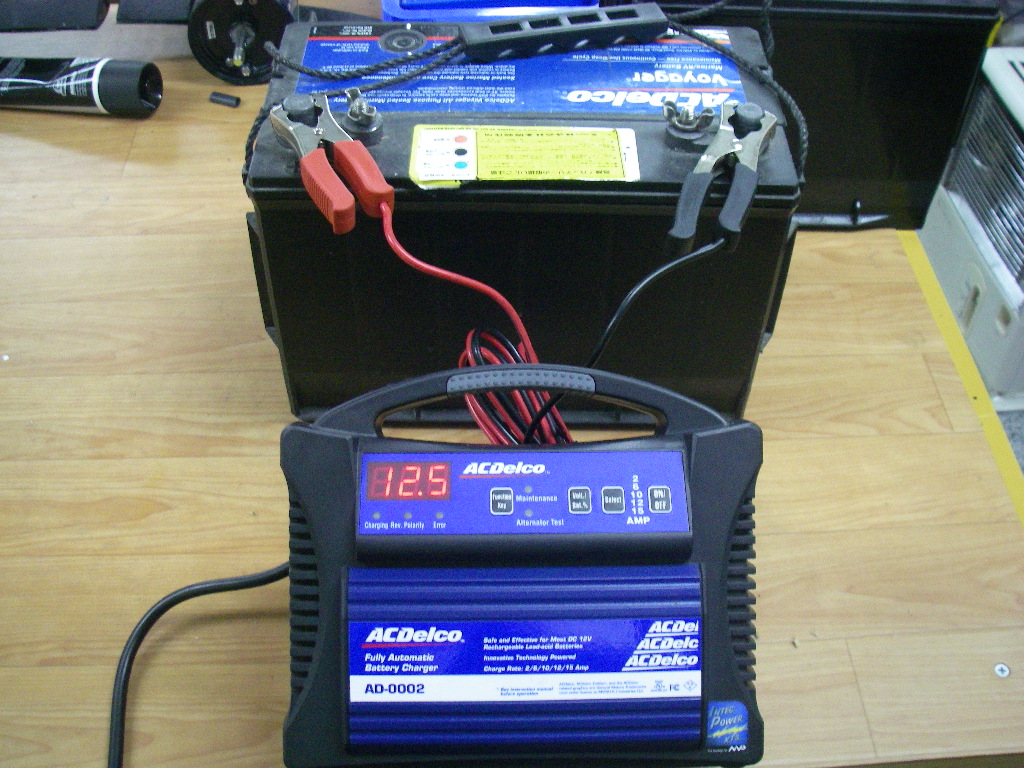 AC Delco AD-0002 バッテリーチャージャー充電器